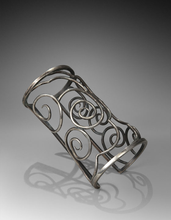 IN THE GALLERY NOW: A UNIQUE BRACELET BY PAUL POIRET