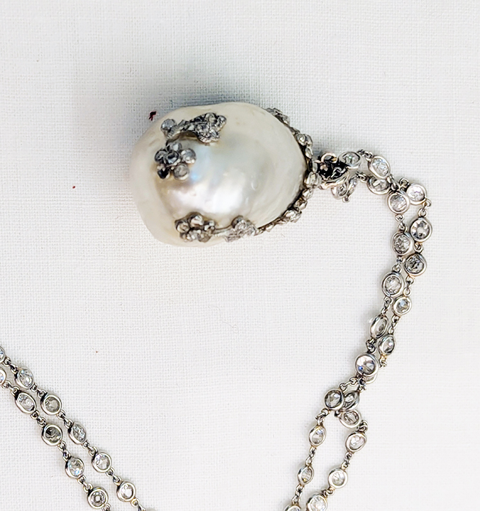 Edwardian Large Large Diamond-Mounted Natureal Baroque Pearl on Diamond Chain - Image 5